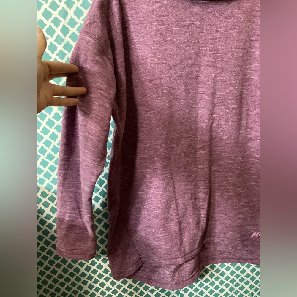 New Balancece women’s fleece  top /sweater